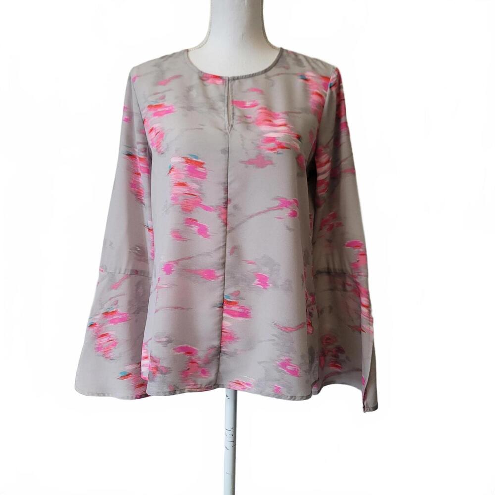 Banana Republic Tristan Slit Long Bell Sleeve Print Top Blouse Chiffon Grey S